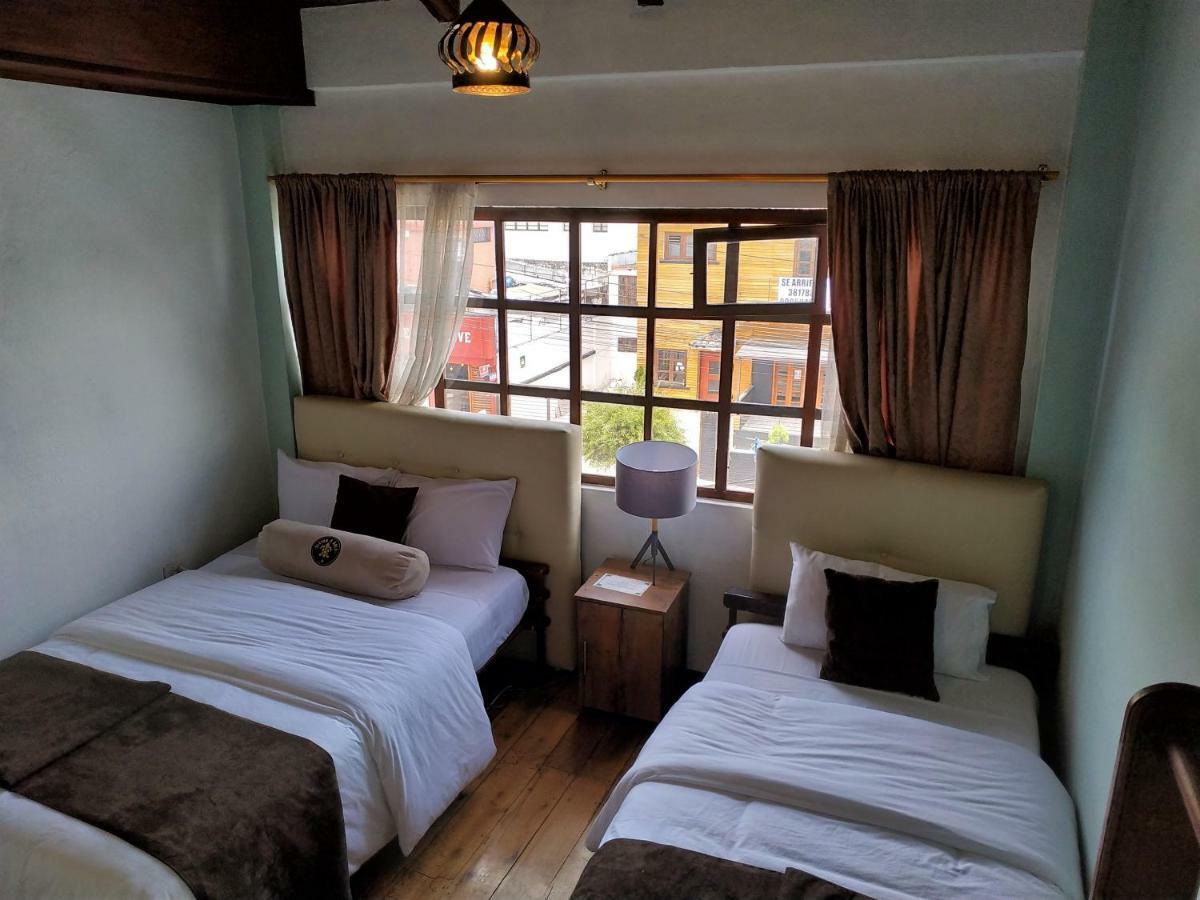 Puembo Aleida'S Hostal מראה חיצוני תמונה