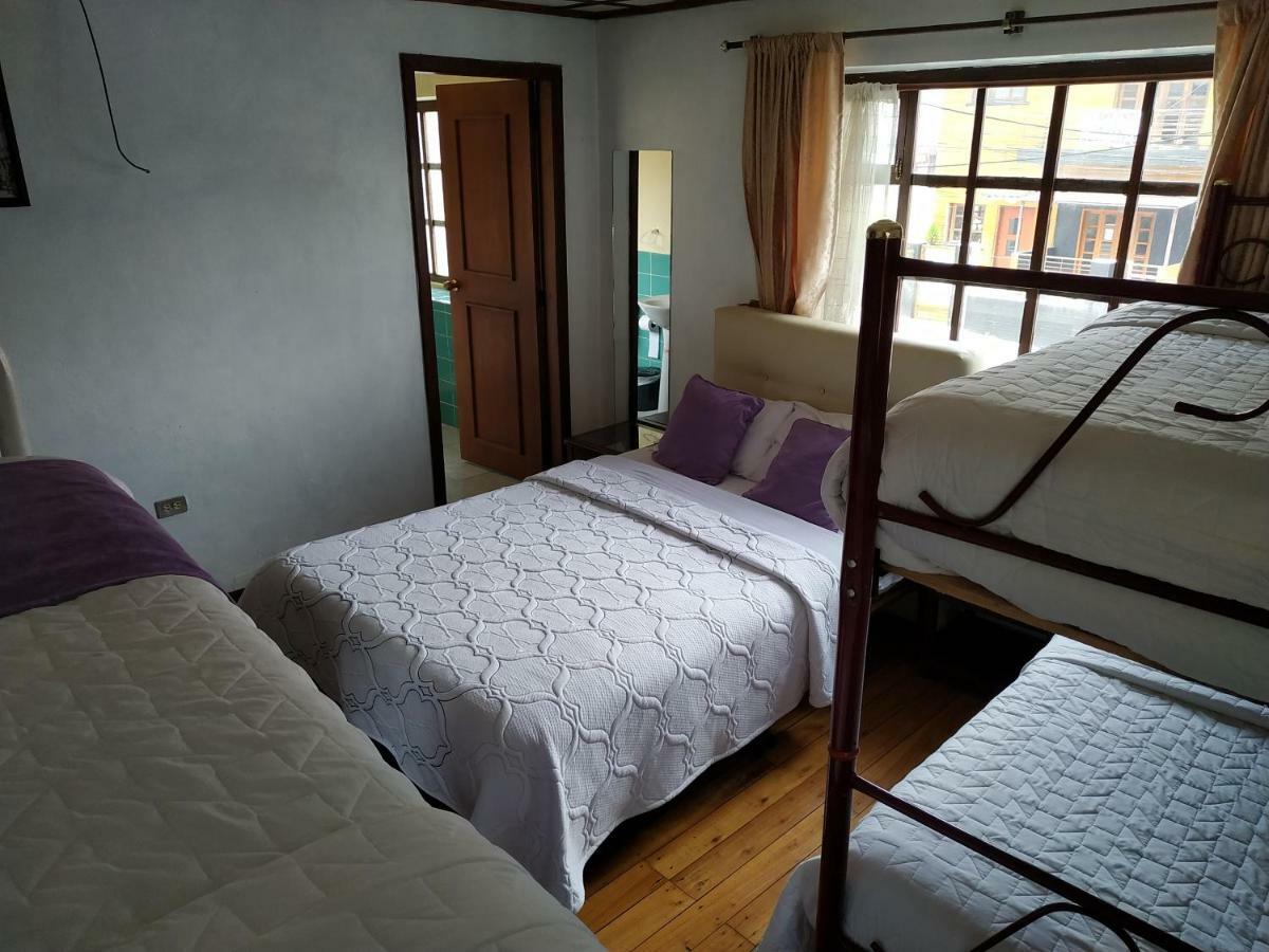Puembo Aleida'S Hostal מראה חיצוני תמונה